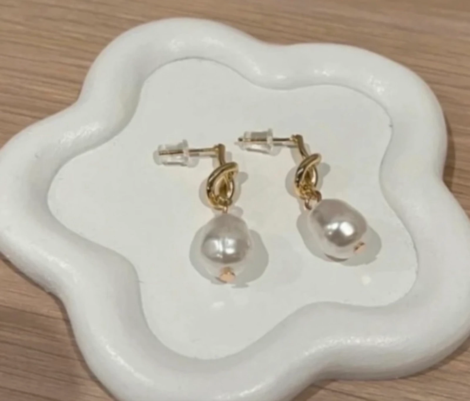 earrings that are both chic and delicate – photo 2